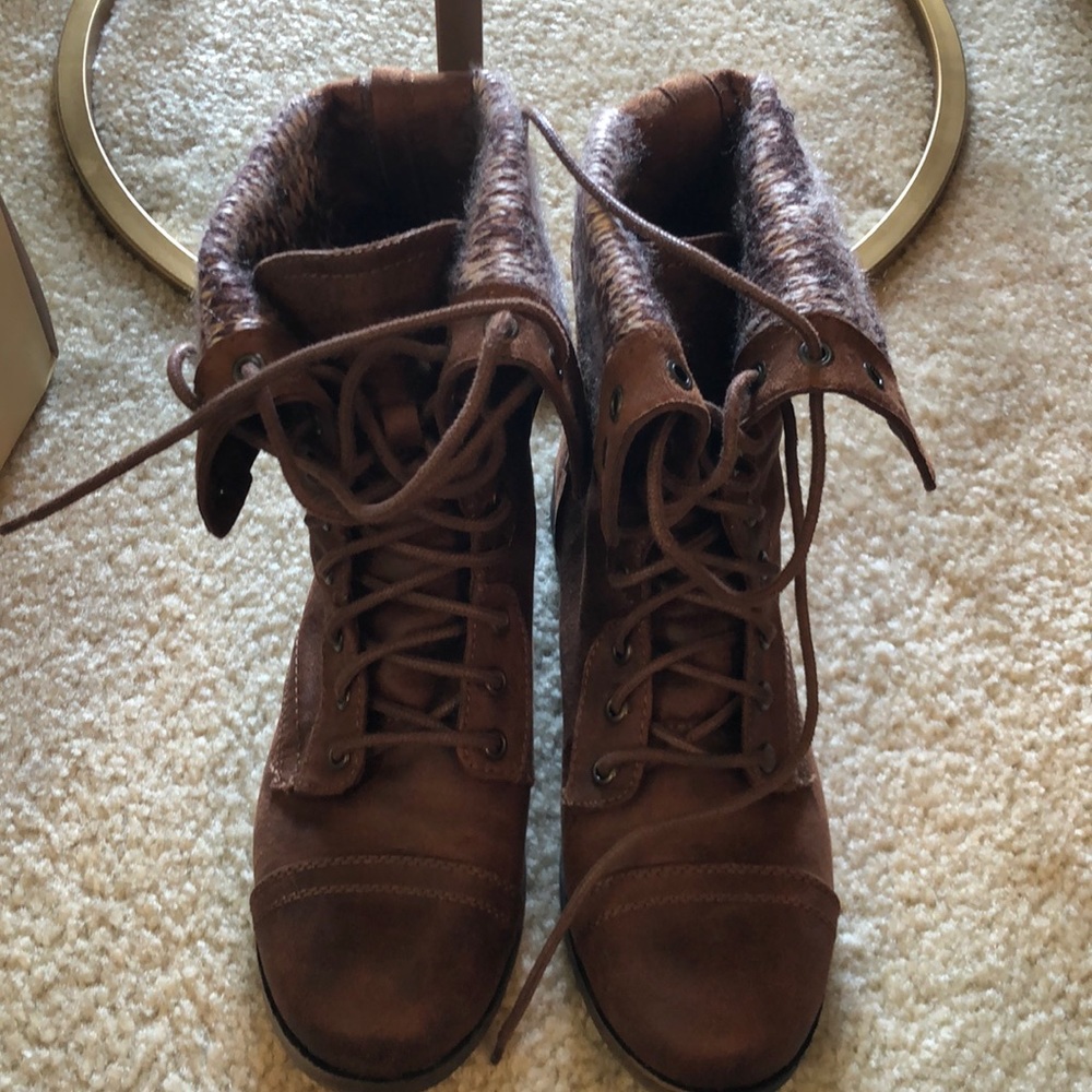 Mossimo fold over brown boots